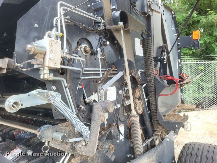 image for item DR4921 2022 Kubota  BV4180 round baler