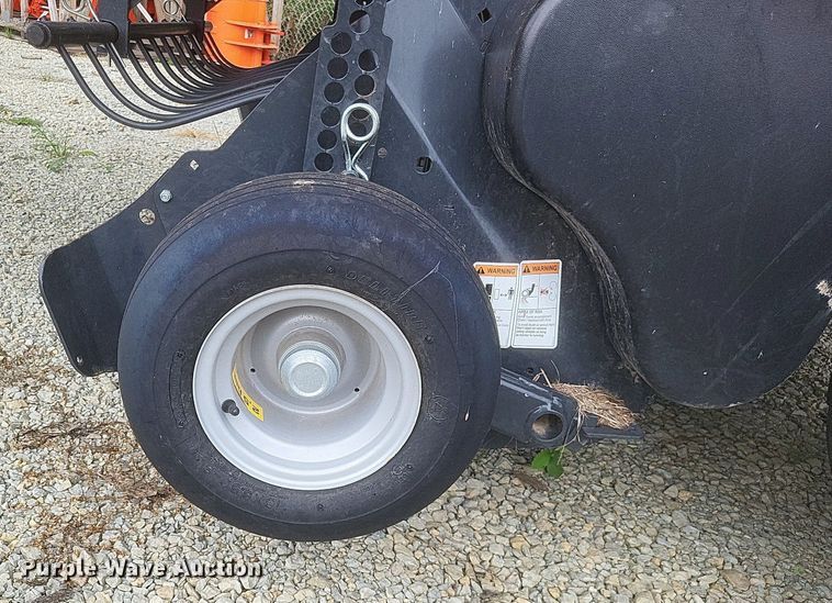 image for item DR4921 2022 Kubota  BV4180 round baler