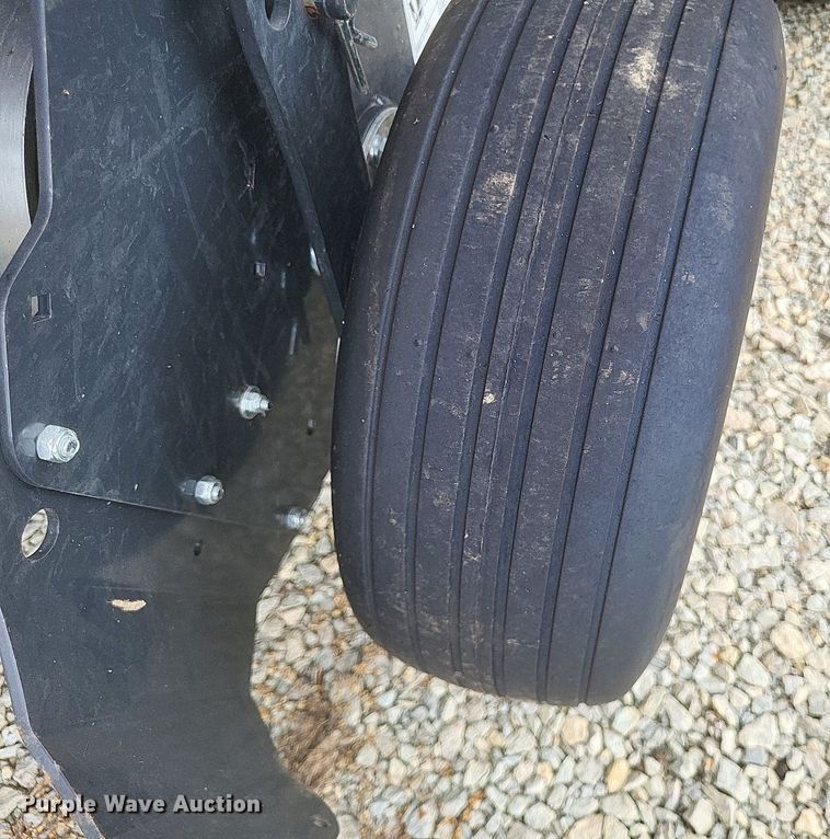 image for item DR4921 2022 Kubota  BV4180 round baler