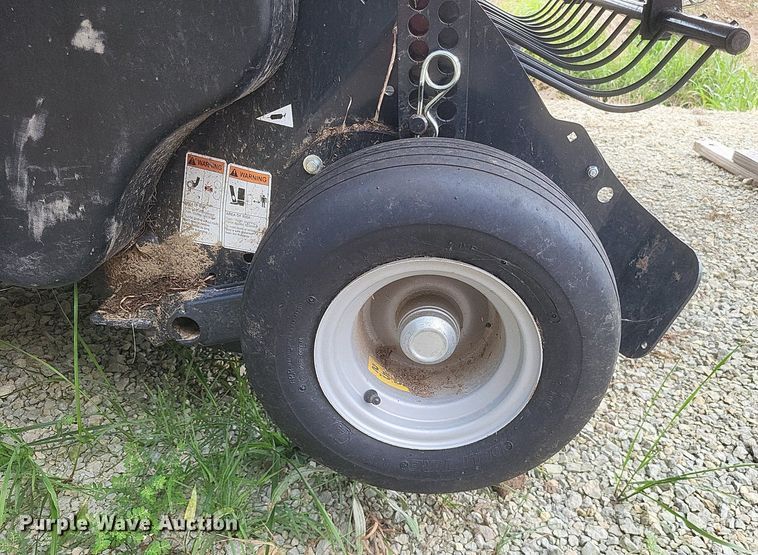 image for item DR4921 2022 Kubota  BV4180 round baler