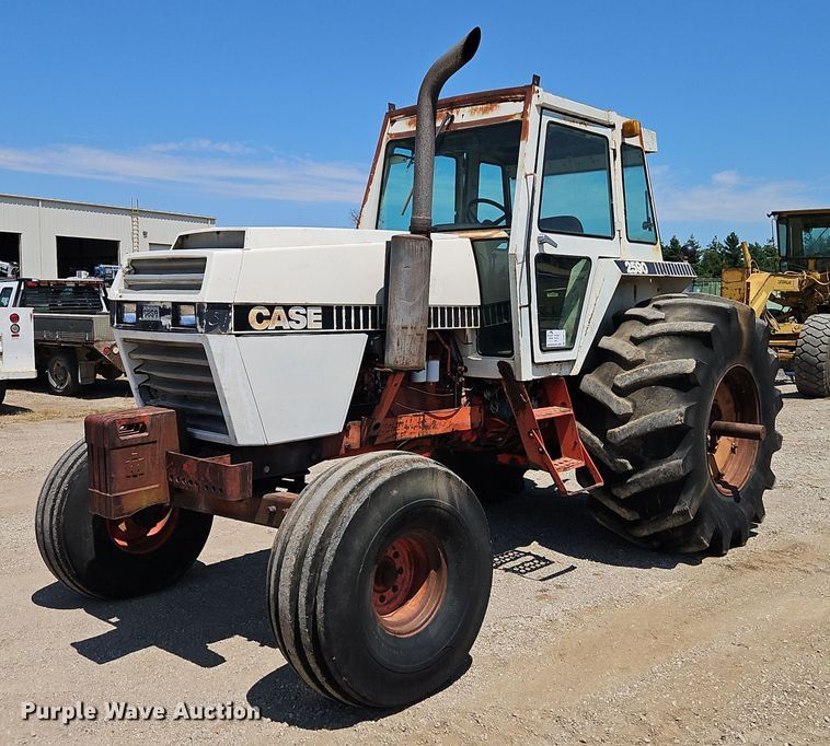 image for item DR8719 Case 2590 tractor