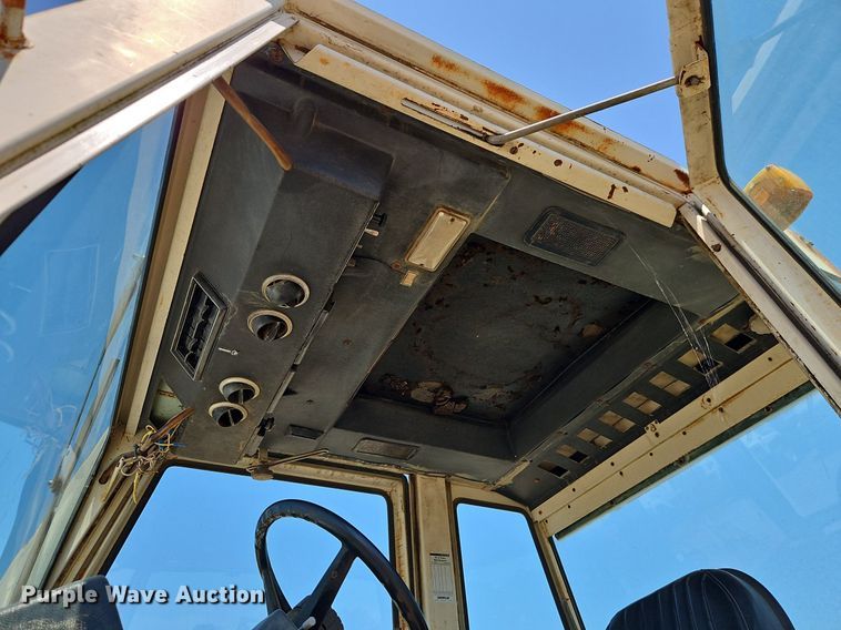 image for item DR8719 Case 2590 tractor