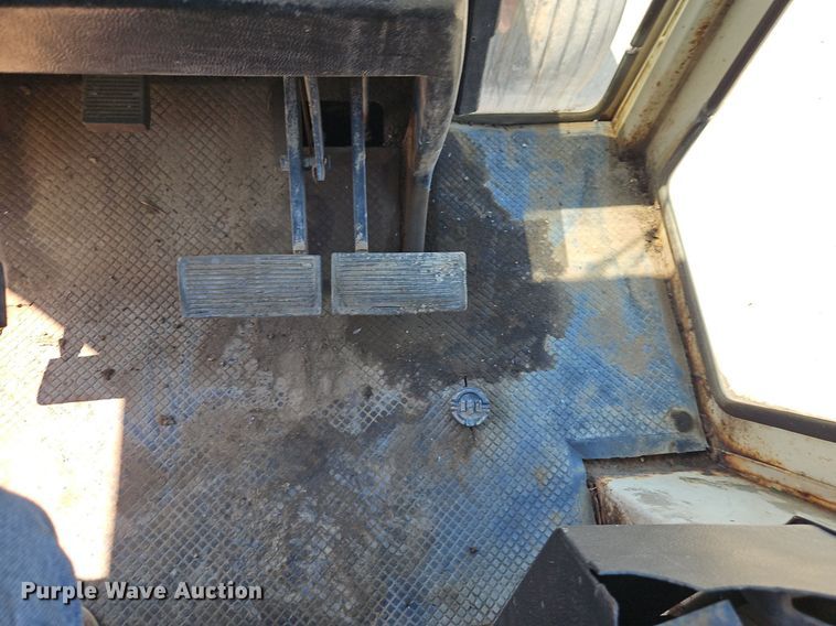 image for item DR8719 Case 2590 tractor