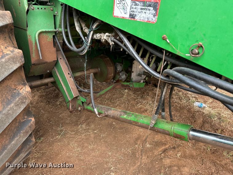 image for item DU3021 1998 John Deere 9610 combine