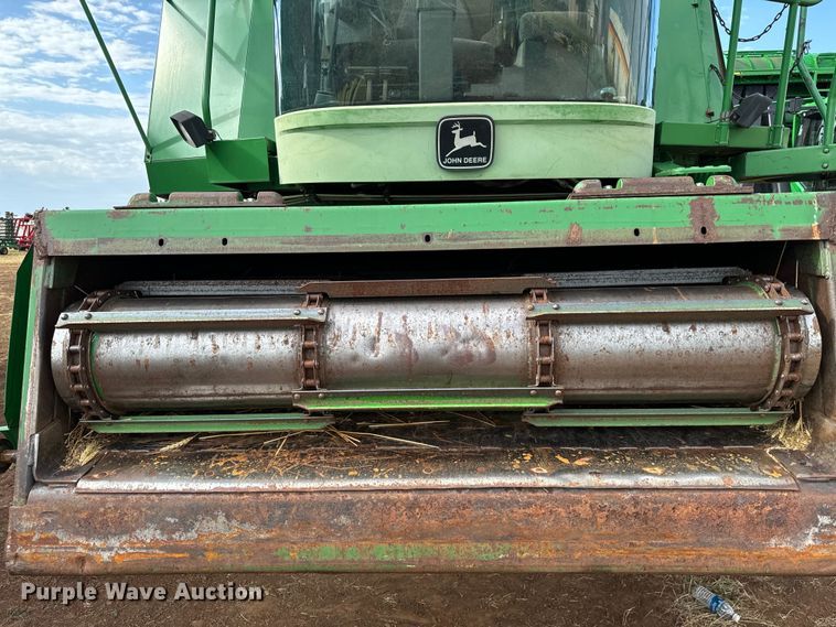 image for item DU3021 1998 John Deere 9610 combine