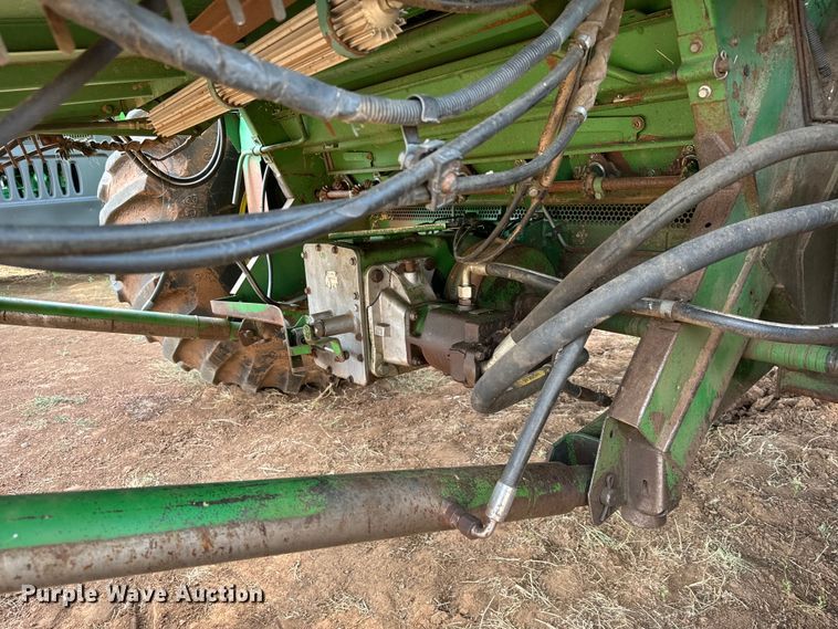 image for item DU3021 1998 John Deere 9610 combine