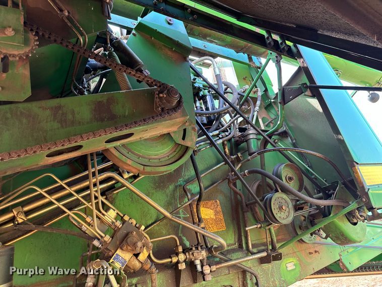 image for item DU3021 1998 John Deere 9610 combine