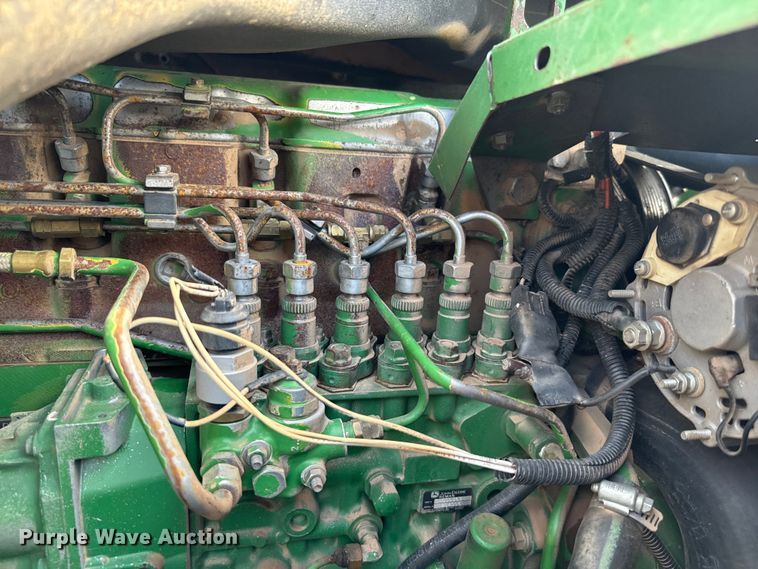 image for item DU3021 1998 John Deere 9610 combine