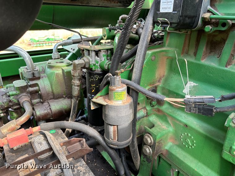 image for item DU3021 1998 John Deere 9610 combine