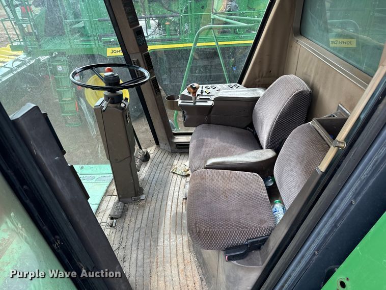 image for item DU3021 1998 John Deere 9610 combine