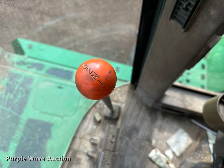 image for item DU3021 1998 John Deere 9610 combine