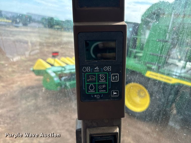 image for item DU3021 1998 John Deere 9610 combine