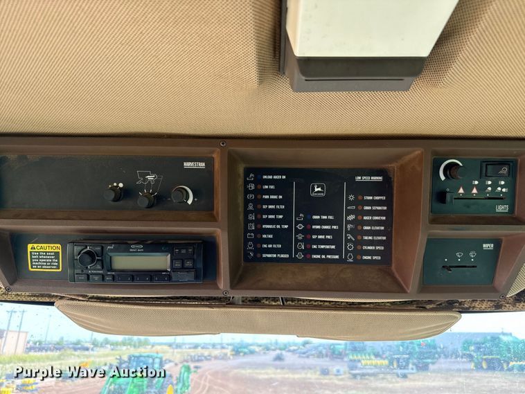 image for item DU3021 1998 John Deere 9610 combine