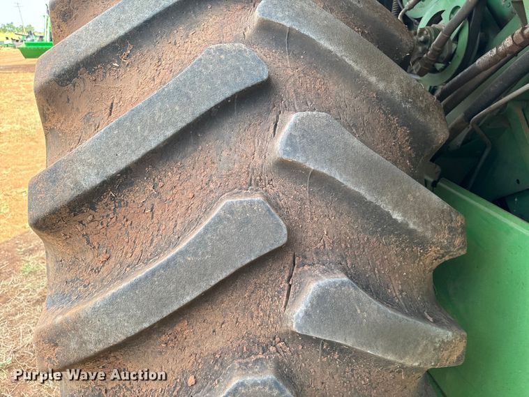 image for item DU3021 1998 John Deere 9610 combine