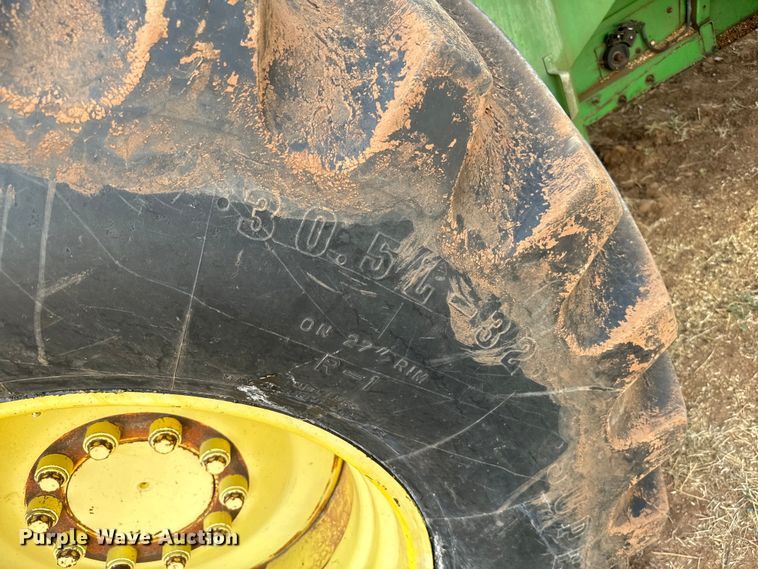 image for item DU3021 1998 John Deere 9610 combine