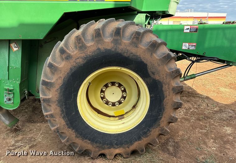 image for item DU3021 1998 John Deere 9610 combine