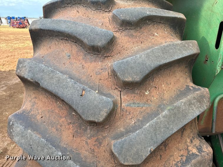 image for item DU3021 1998 John Deere 9610 combine