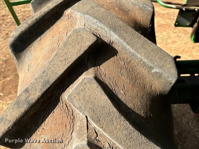 image for item DU3021 1998 John Deere 9610 combine