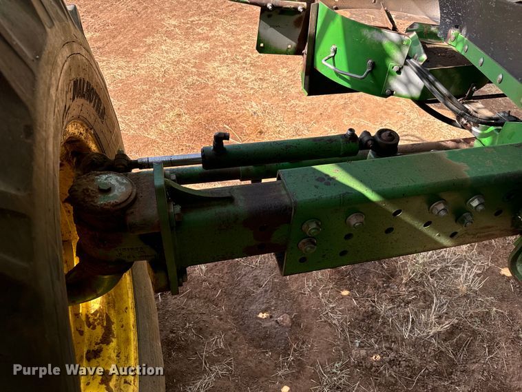 image for item DU3021 1998 John Deere 9610 combine