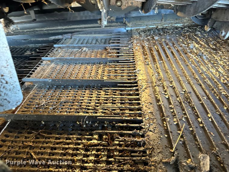 image for item DV5825 2006 Case IH AFX8010 combine