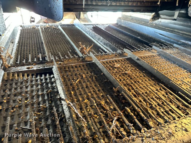 image for item DV5825 2006 Case IH AFX8010 combine