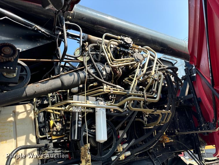 image for item DV5825 2006 Case IH AFX8010 combine