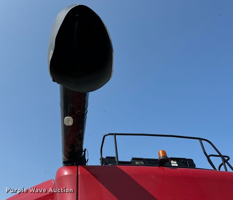 image for item DV5825 2006 Case IH AFX8010 combine