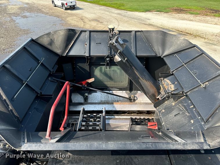 image for item DV5825 2006 Case IH AFX8010 combine