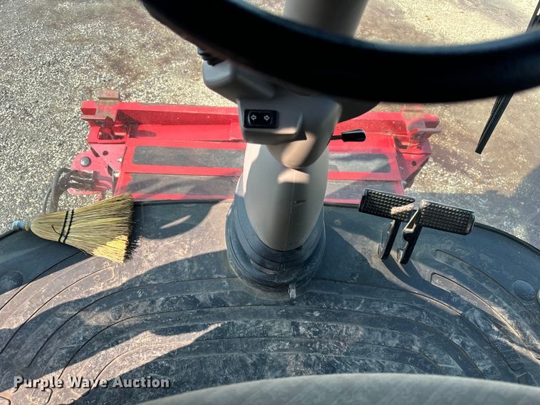 image for item DV5825 2006 Case IH AFX8010 combine