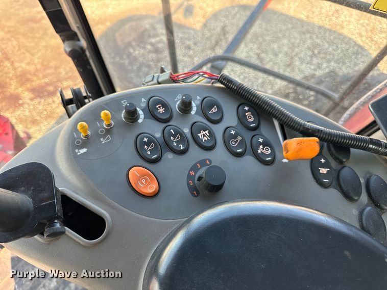 image for item DV5825 2006 Case IH AFX8010 combine