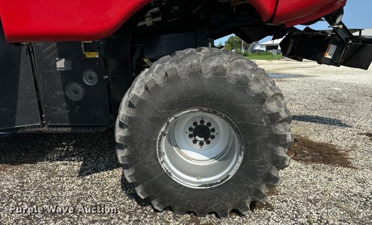 image for item DV5825 2006 Case IH AFX8010 combine