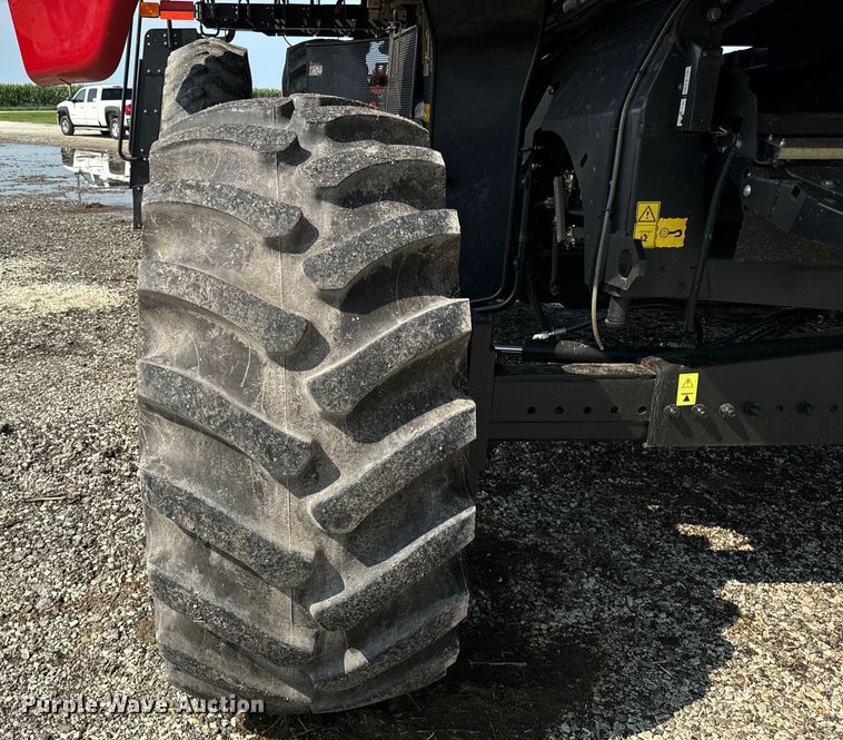 image for item DV5825 2006 Case IH AFX8010 combine