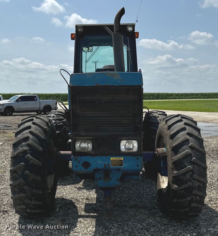 image for item DV5828 1989 Ford Versatile 276 4WD bi-directional tractor