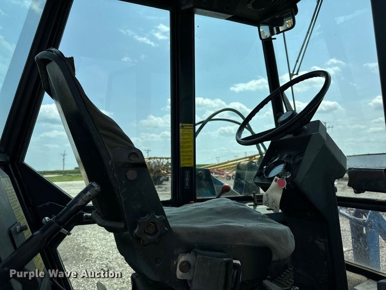 image for item DV5828 1989 Ford Versatile 276 4WD bi-directional tractor