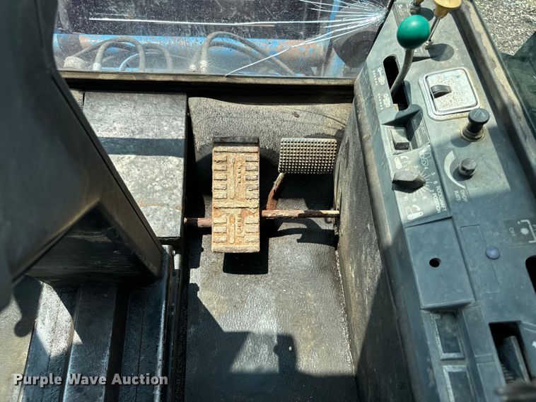 image for item DV5828 1989 Ford Versatile 276 4WD bi-directional tractor