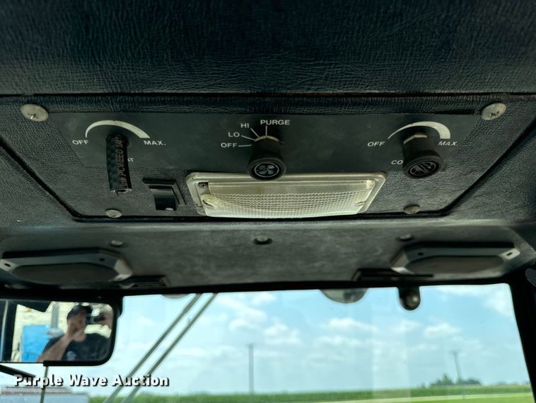 image for item DV5828 1989 Ford Versatile 276 4WD bi-directional tractor