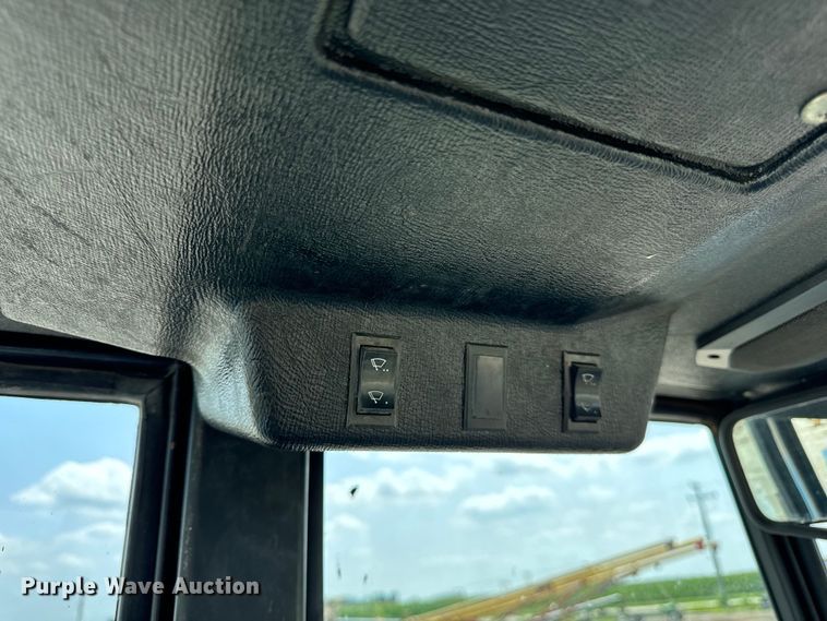 image for item DV5828 1989 Ford Versatile 276 4WD bi-directional tractor