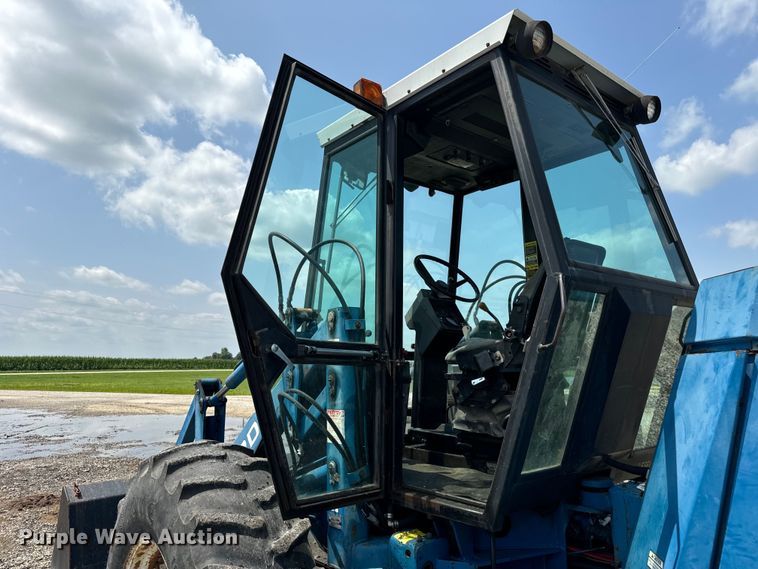 image for item DV5828 1989 Ford Versatile 276 4WD bi-directional tractor