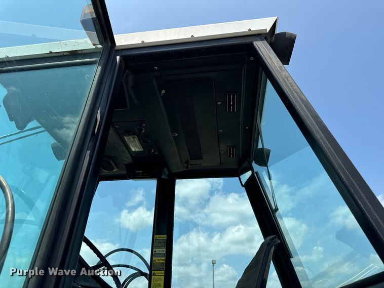 image for item DV5828 1989 Ford Versatile 276 4WD bi-directional tractor