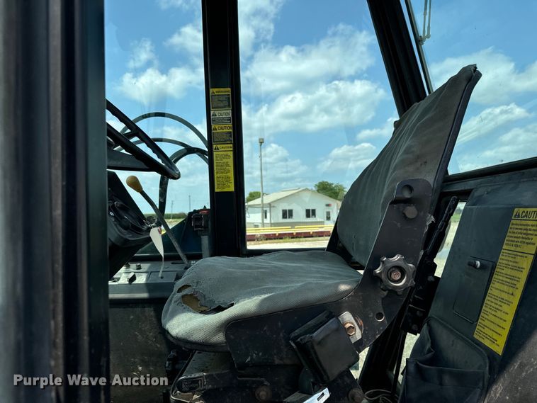 image for item DV5828 1989 Ford Versatile 276 4WD bi-directional tractor