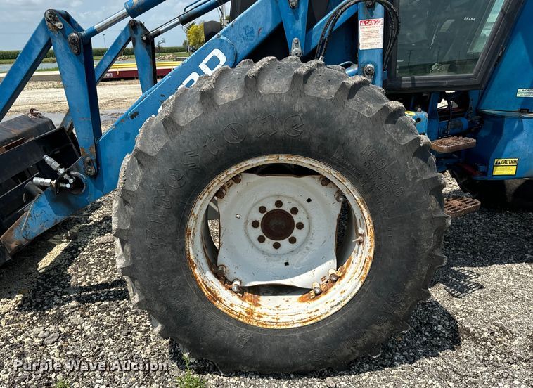 image for item DV5828 1989 Ford Versatile 276 4WD bi-directional tractor