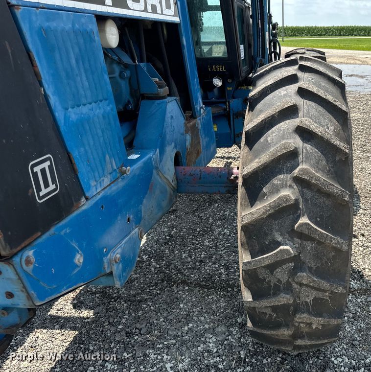 image for item DV5828 1989 Ford Versatile 276 4WD bi-directional tractor