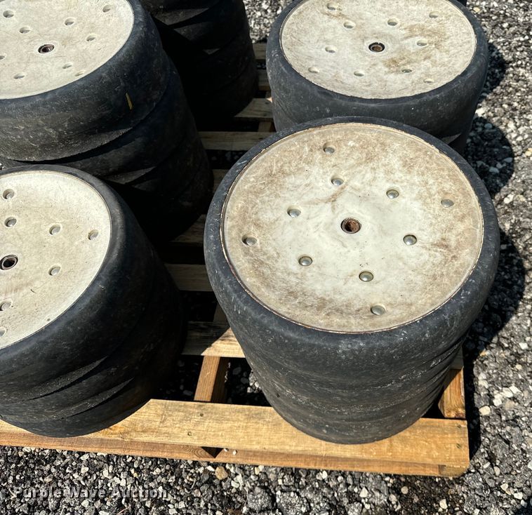 image for item DV5829 Kinze 2500 planter parts 