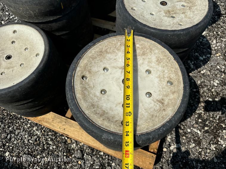 image for item DV5829 Kinze 2500 planter parts 