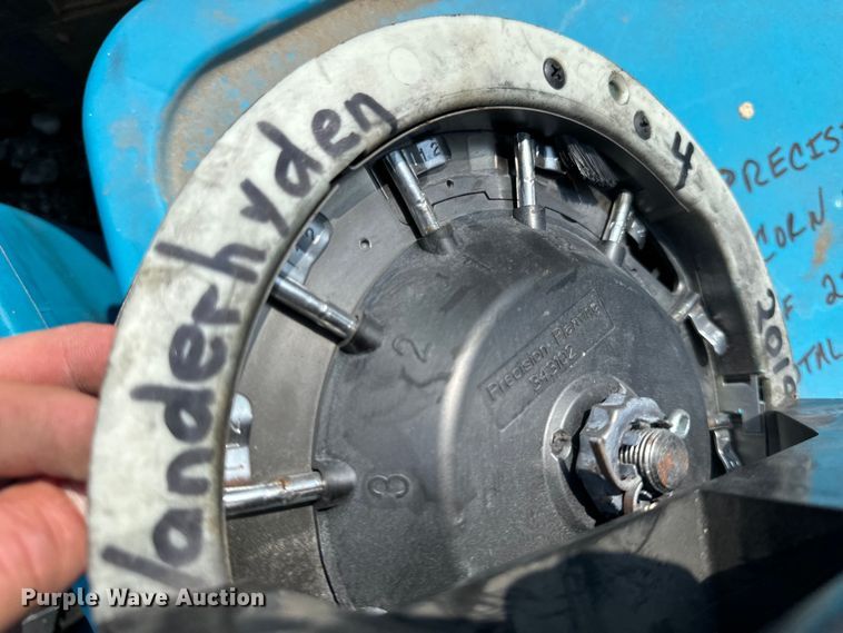 image for item DV5829 Kinze 2500 planter parts 