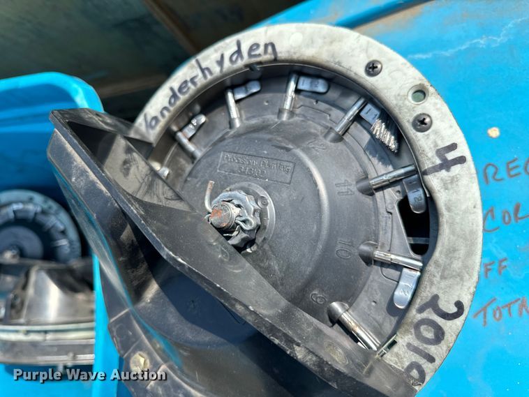 image for item DV5829 Kinze 2500 planter parts 