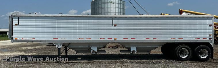 image for item DV5832 2000 Timpte  grain trailer