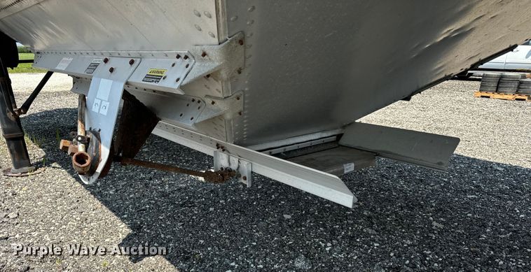 image for item DV5832 2000 Timpte  grain trailer