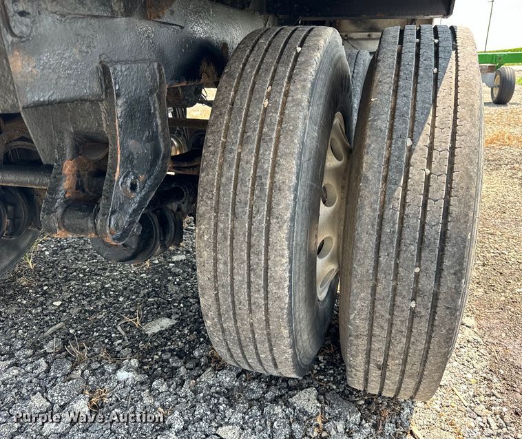 image for item DV5832 2000 Timpte  grain trailer