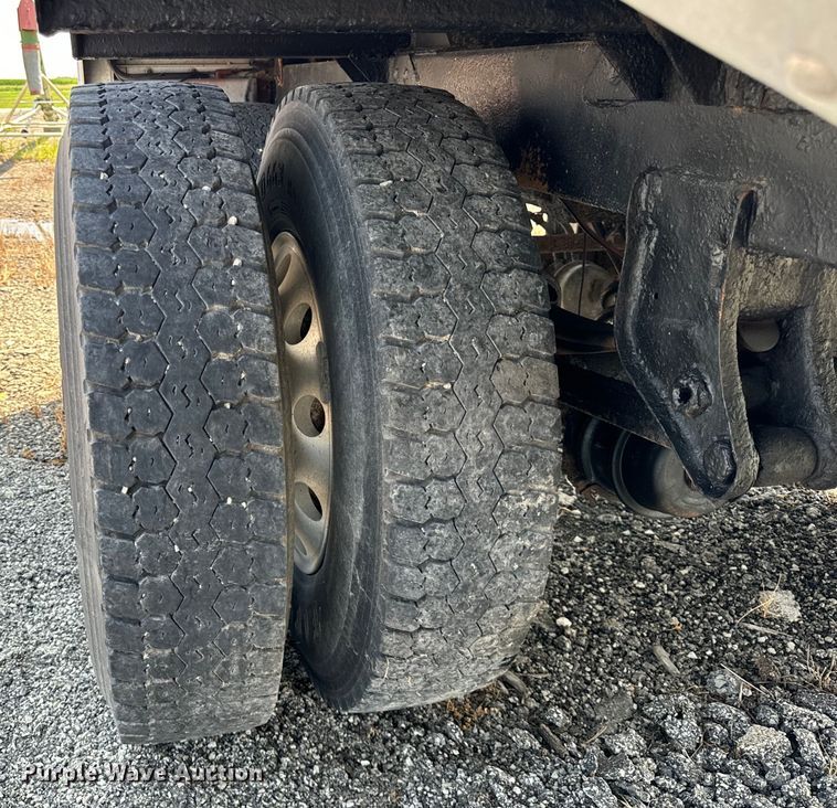 image for item DV5832 2000 Timpte  grain trailer